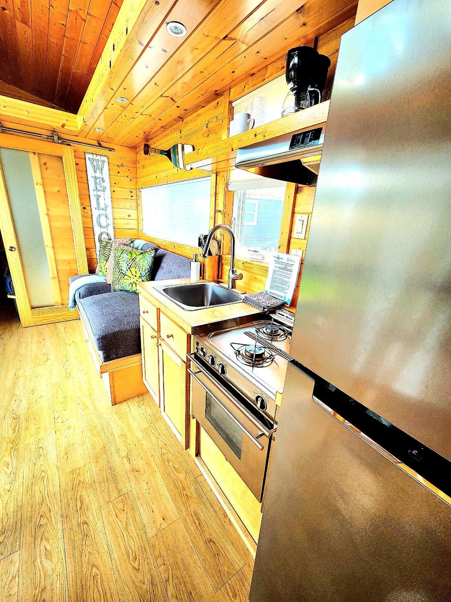 Orlando Lakefront Tiny Houses Room photo